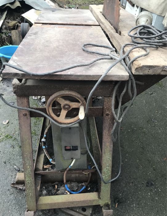 Циркулярка строкальний станок