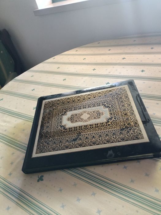 Álbum antigo em ótimo estado.