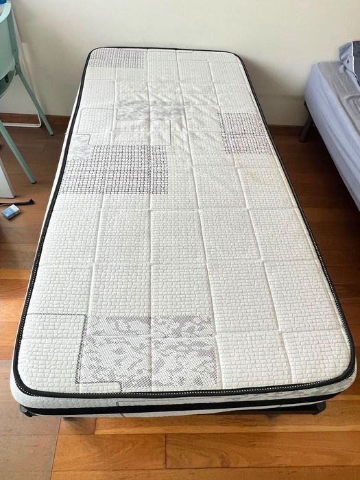 Duas Camas 90x190cm com colchões