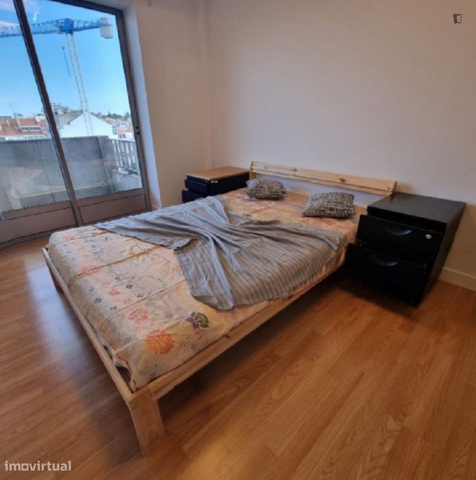 Quarto - localizado em Picoas Lisbon