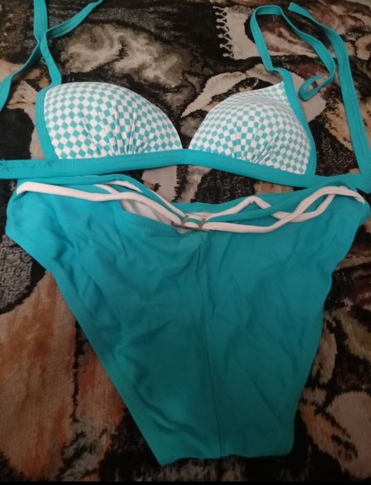 Продам купальники