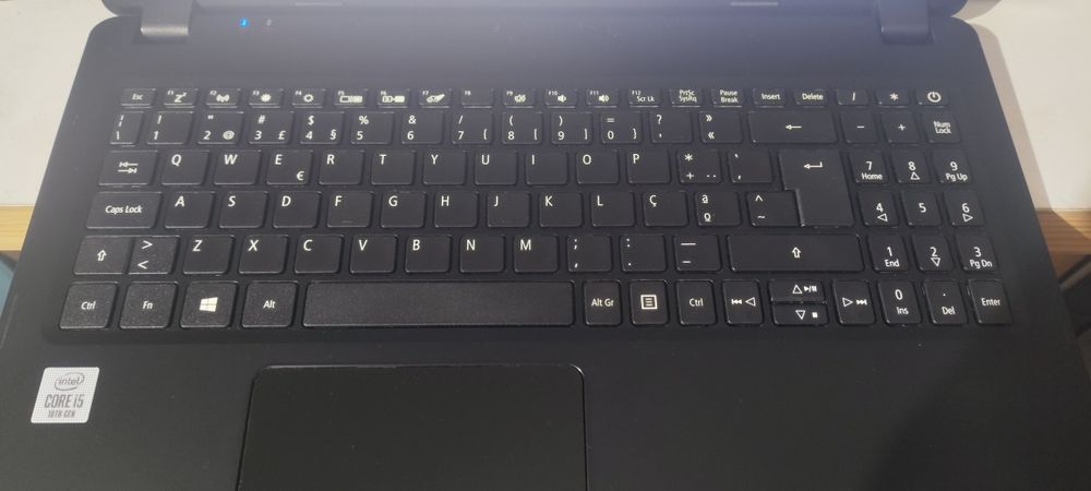 portáteis Acer  i5 8 gb 250 SSD  15.6