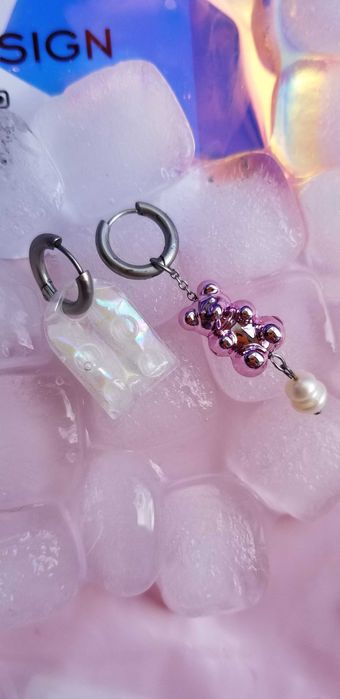 brincos cor do rosa, urso gelatina + resina epóxi lego+ perola