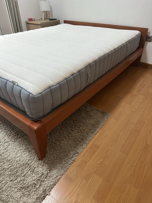 Cama de casal 140 x 200 cm
