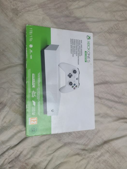 Xbox One S All Digital 1TB приставка