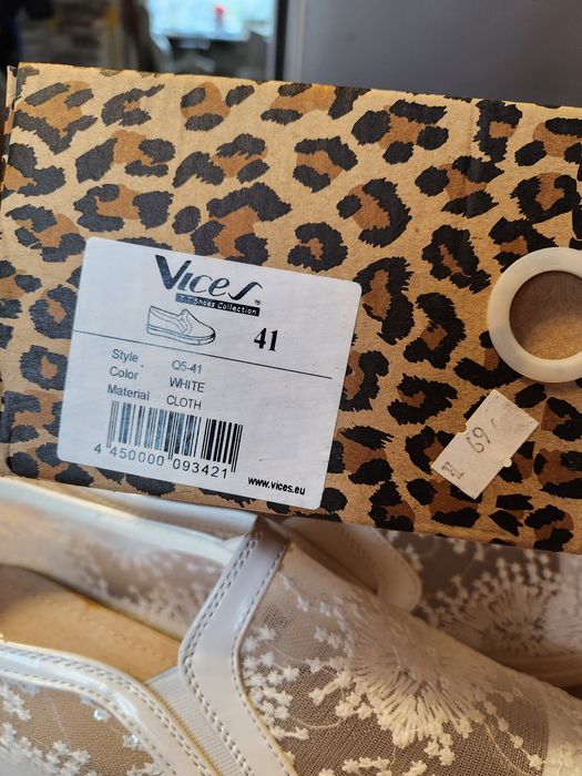 Nowe koronkowe tenisówki r.41