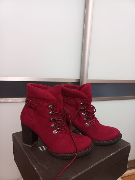 Босоніжки, туфлі, напівчеревикі