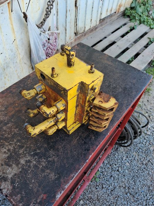 Гідророзподільник