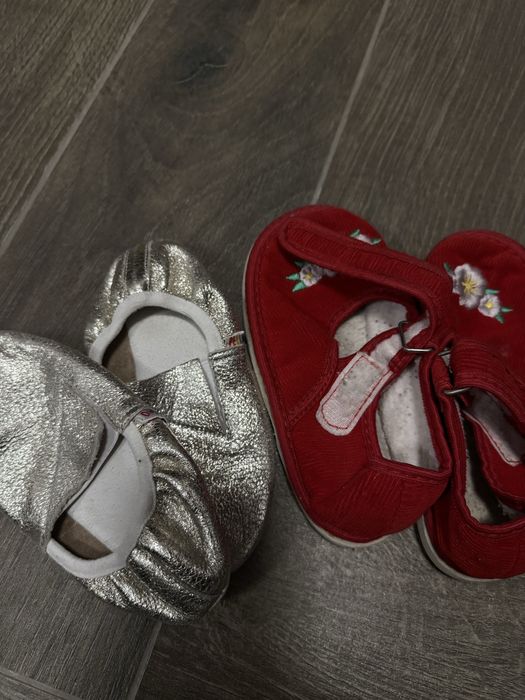 Віддам дитяче взуття безкоштовно