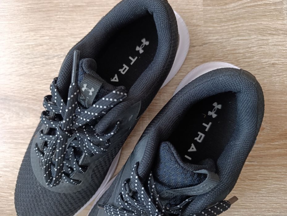 Damskie sportowe do biegania 38 Under Armour
