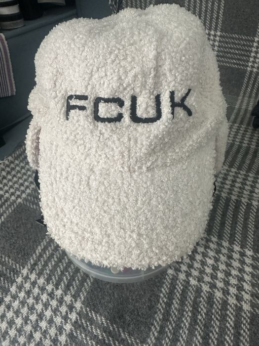 Шапка - кепка тепла FCUK