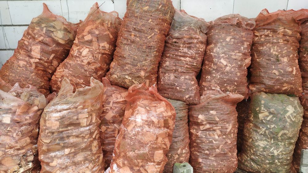 Suche wiórki zrębki w workach