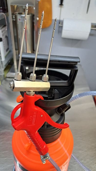 Nastrzykiwarka do mięsa wędlin 3l 3-igłowa