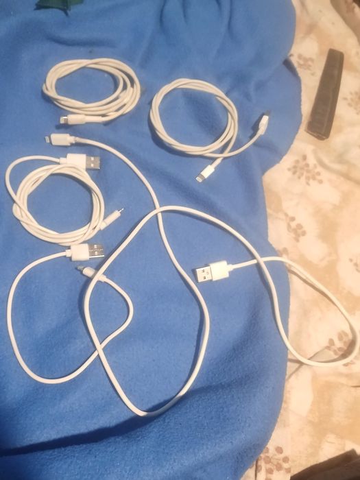 Type A, B, and C Mobile Phone Cables, as Well as Adapters64170309132289123