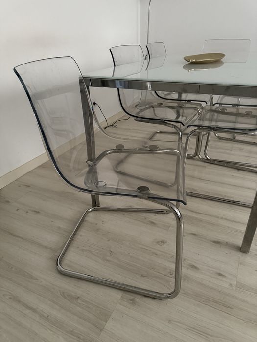 Conjunto de mesa com 6 cadeiras