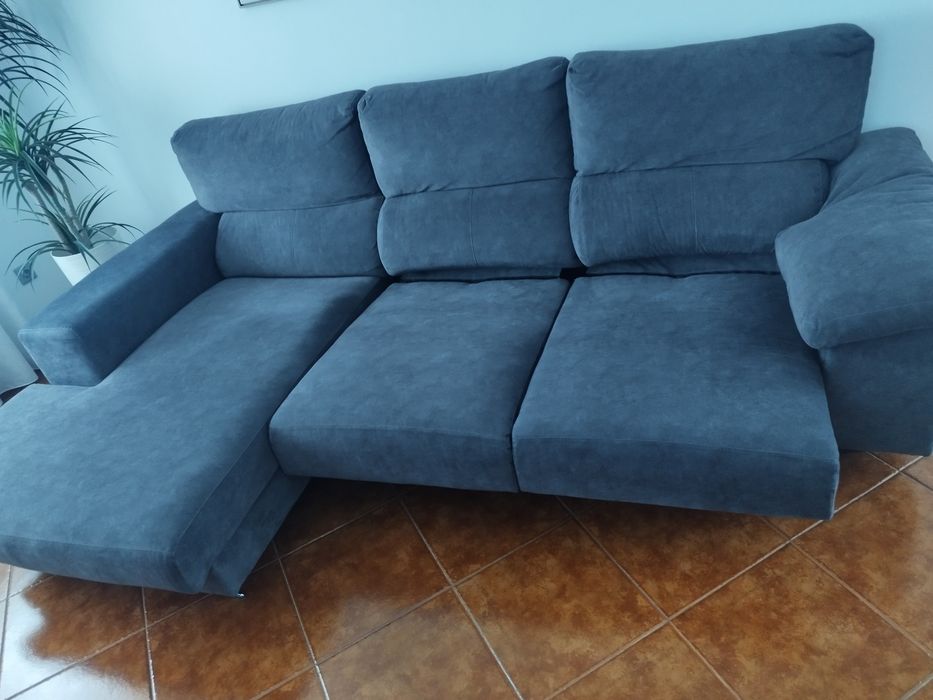 Sofá cinzento com chaislong