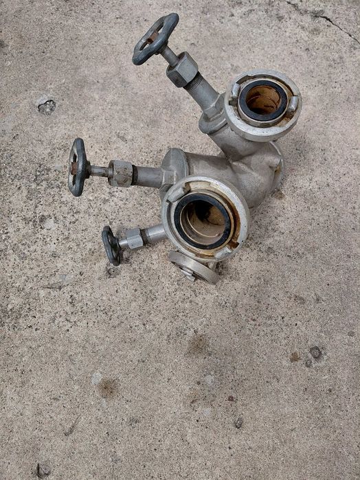 Rozdzielacz hydrauliczny strażacki grzybkowy potrójny