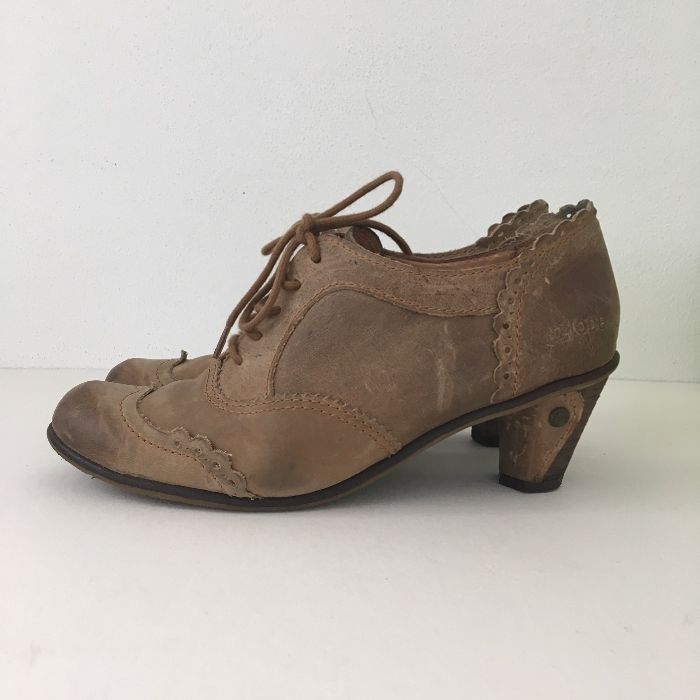 Sapatos de pele Dkode