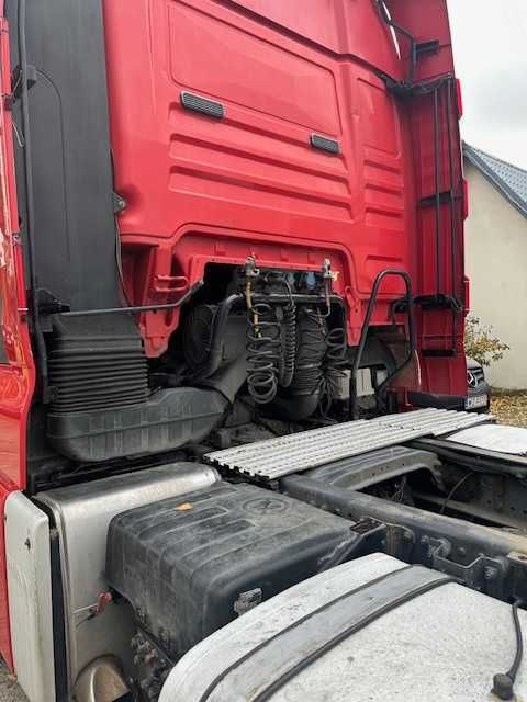 Ciągnik siodłowy zadbany