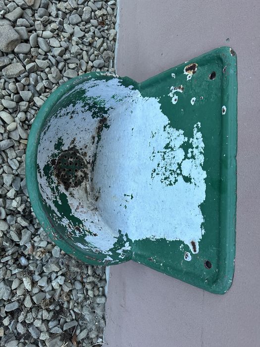 Zlewozmywak żeliwny.