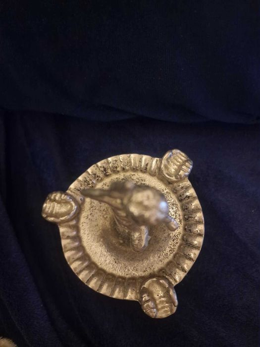 Cinzeiro antigo de bronze do período Art Nouveau