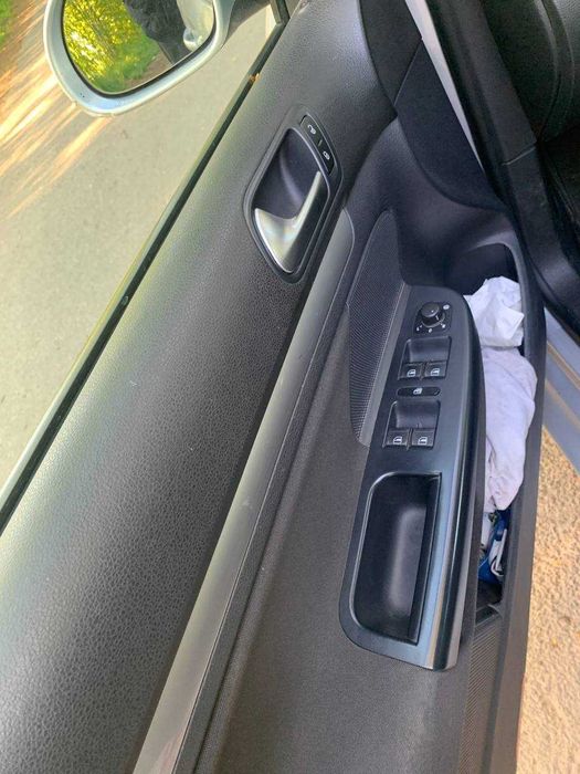 Продається авто VOLKSWAGEN GOLF VI Універсал, 2013 р