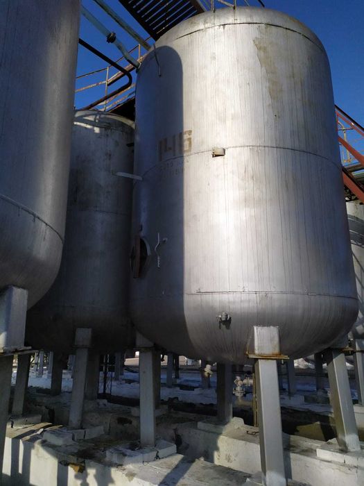 Металева емальована ємність