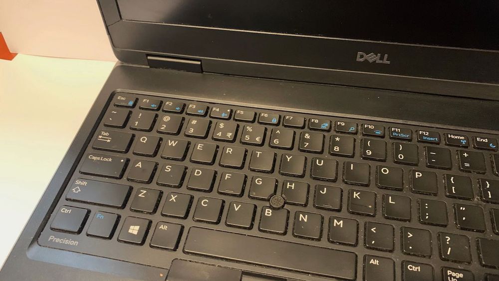 Dell Precision 7530 mobilna stacja robocza Xeon 64GB/1TB Quadro P3200 4GB
