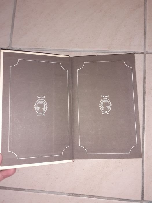 Книга Чарльз Диккенс "Лавка древностей".