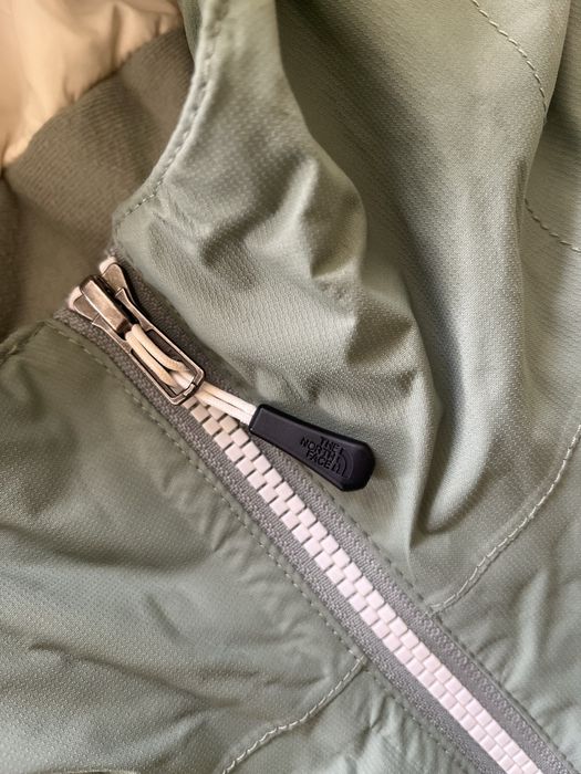 Демисезонна жіноча куртка  tnf