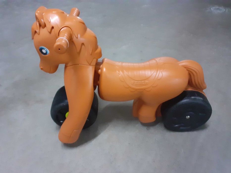 Cavalinho andador Feber