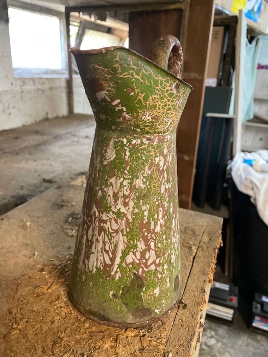 Jarro antigo de esmalte