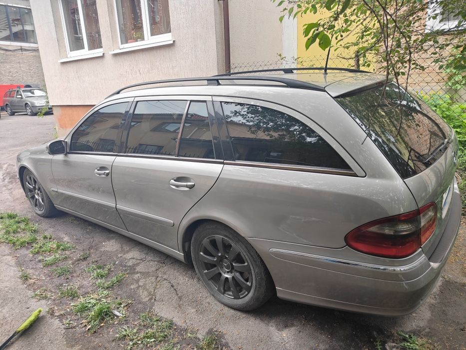 Mercedes-Benz  E 220 W211