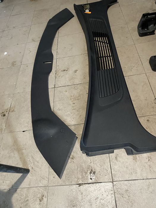 Пікапотний пластик , накладка крила Rivian R1T R1S