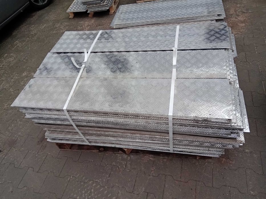 Blacha aluminiowa ryflowana końcówki - CynkoMet Czarna Białostocka
