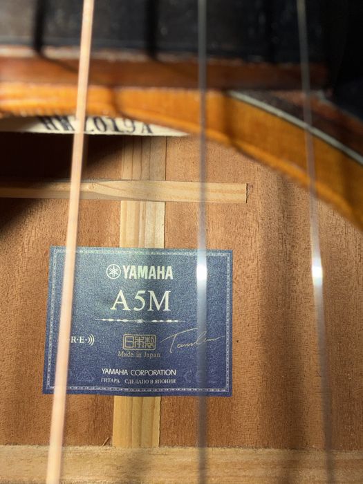 Guitarra Yamaha A5M Japonesa