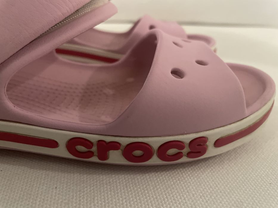 różowe sandały Crocs J1 32/33