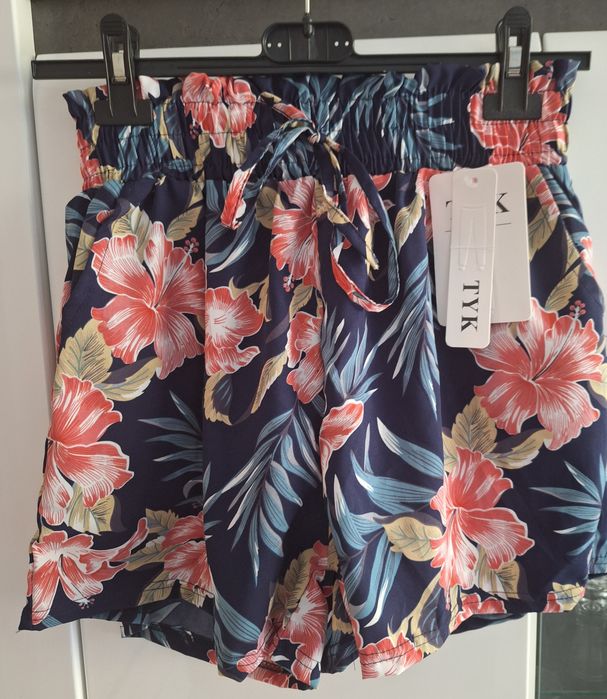 Spodenki damskie w kwiaty r. M/L