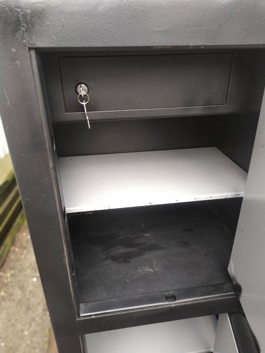 Продам сейф для антикваріату та інших цінностей