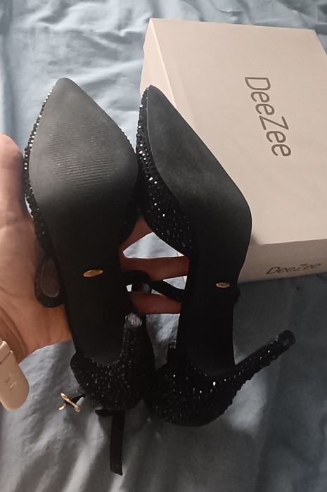 Czarne szpilki deezee błyszczące nowe rozm 38