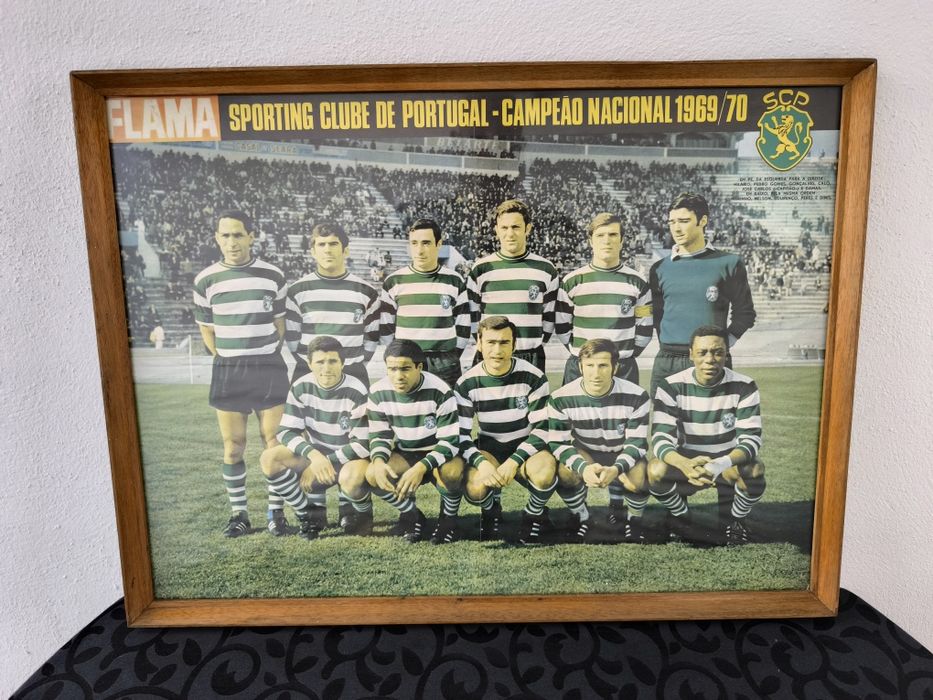 Quadro com pôster comemorativo do Sporting Clube de Portugal e azulejo