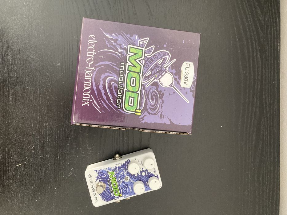 EHX Mod 11 Modulator