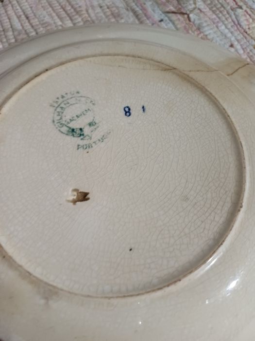 Lote variado de pratos cavalinho.