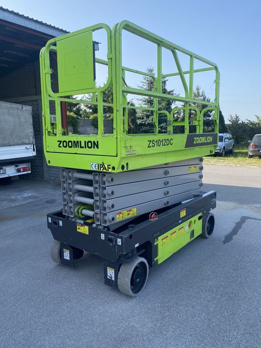 Podnośnik nożycowy zwyżka  12 m usługi/wynajem