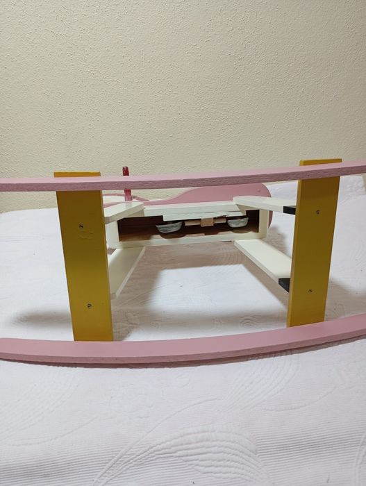 Cavalo madeira antigo