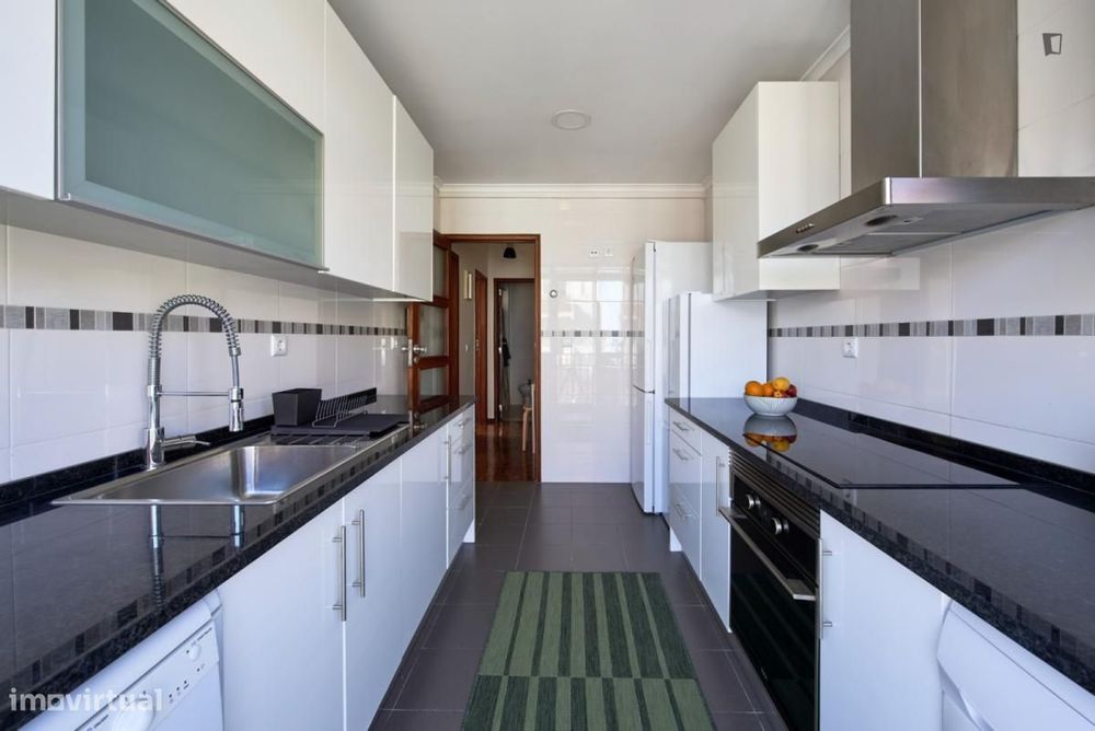 Quarto - localizado em Alvalade Lisbon