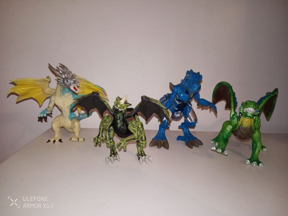 4 figuras Dragões articulados