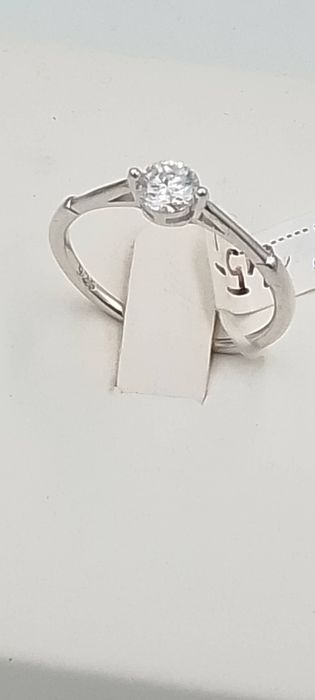 Srebrny pierścionek pr 925 z diamentem