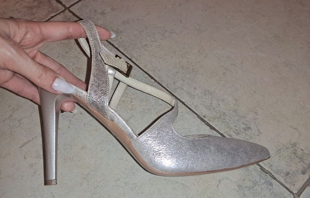 Szpilki bez pięty nescior rose gold 38