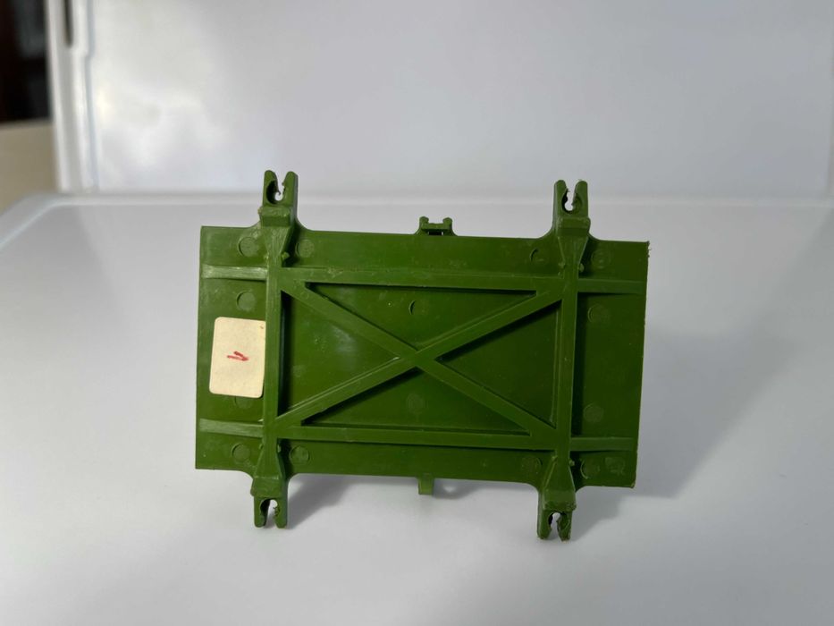 Dinky Toys - plataforma para Austin Para Moke  - só com a cinta central - esc.aprox.1/43